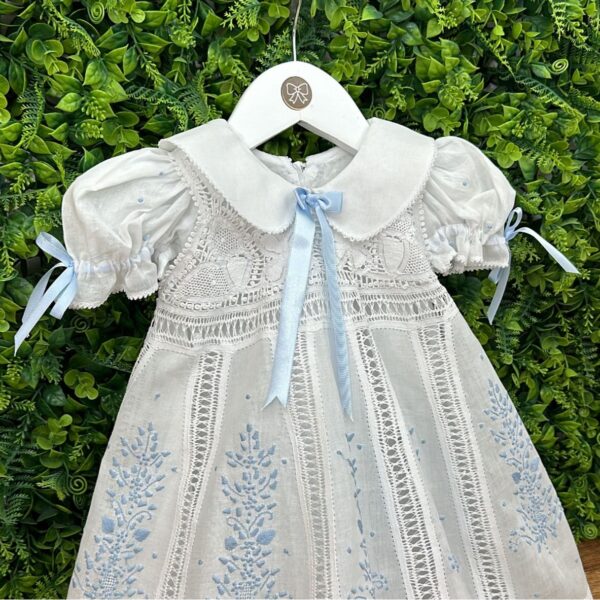 Vestido Batizado Nesga Fina Bordado Azul - Imagem 2