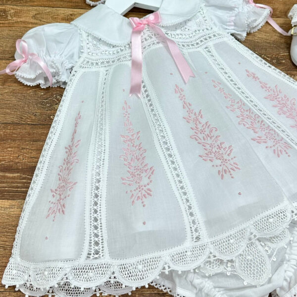 Vestido Batizado Nesga Fina Bordado Rosa - Imagem 2