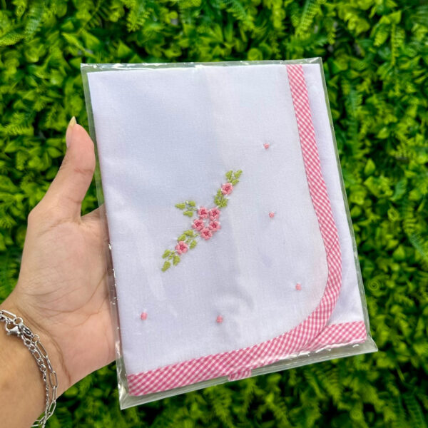 Pano de Chupeta Bordado Floral Rosa