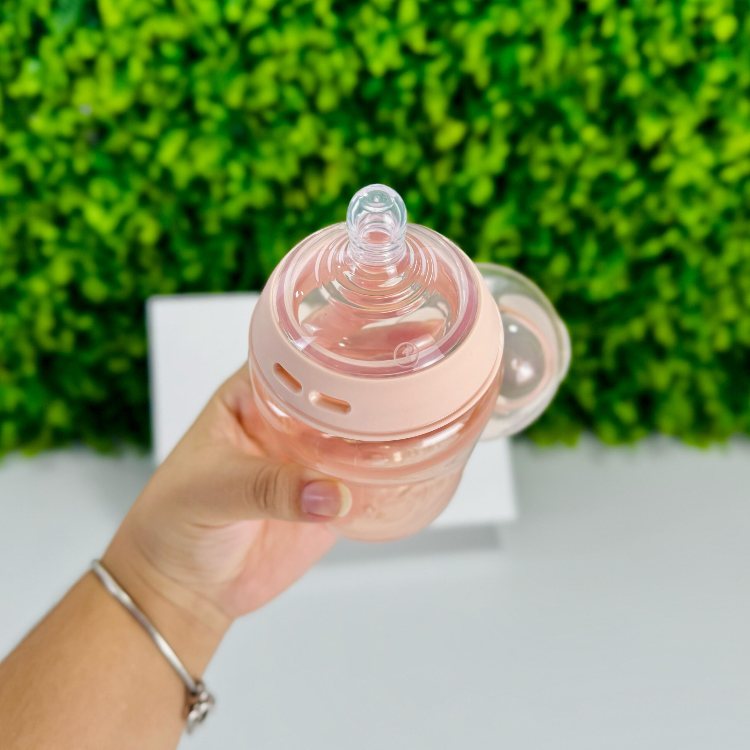 Mamadeira Tommee Tippee® Rose 260 ml - Imagem 2