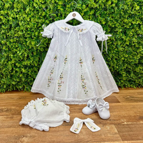 Vestido Renda Paraibana Bordado Rococó com Acessórios