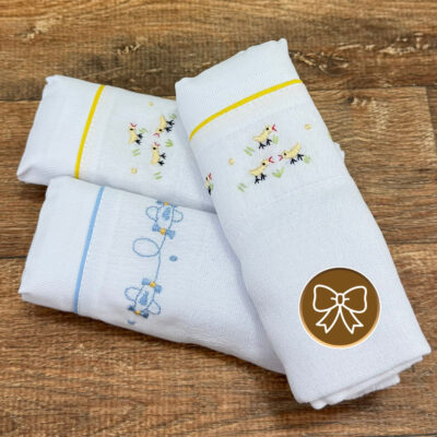 Fraldas de Ombro Bordados Manuais
