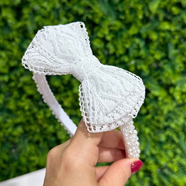 Tiara Arco com Pérolas em Laço Renda Paraibana - Imagem 2
