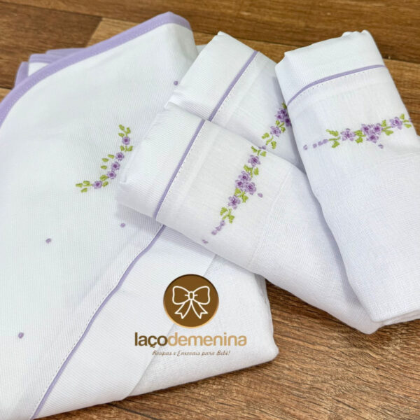 Kit Fraldas de Ombro com Toalha Capuz Bordado Floral Lavanda - Imagem 2