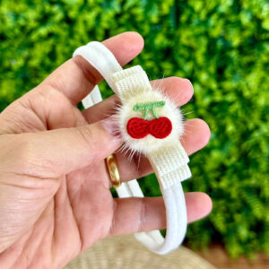 Tiara na Faixa Cerejinha Off-White