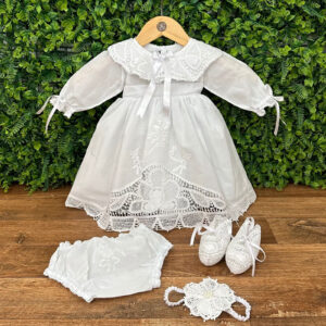 Vestido Cambraia com Barra em Renda Manga Longa