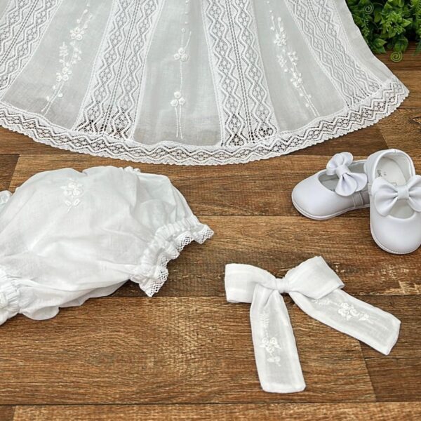 Vestido Batizado Renda Paraibana Bordado Manual Rococó Branco - Imagem 2