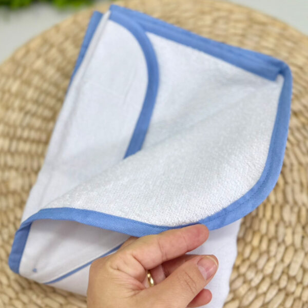 Kit Fraldas de Ombro com Toalha Capuz Bordado Poá Azul Claro - Imagem 2
