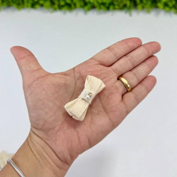 Lacinho no Bico de Pato Off-White - Imagem 2