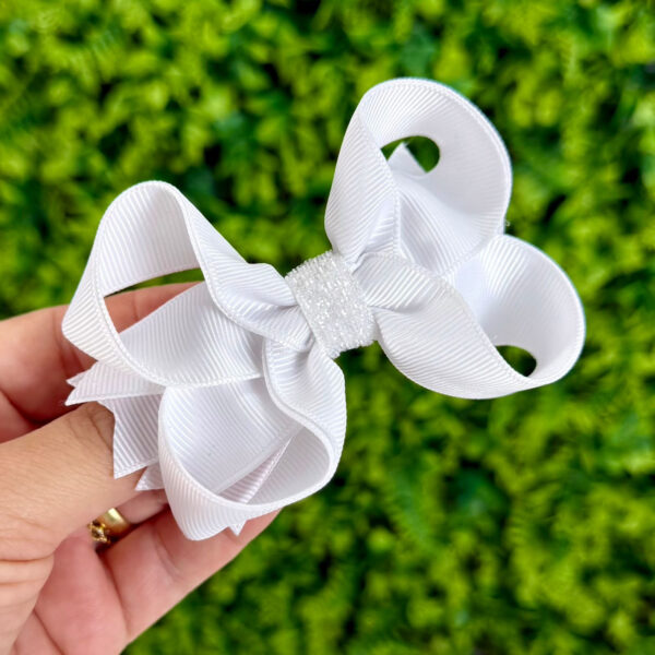 Laço no Bico de Pato Boutique Branco