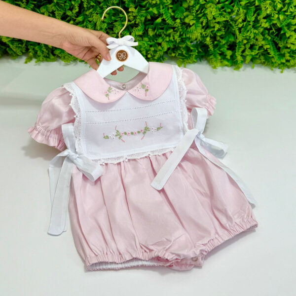 Pimpão Rosa com Bordado Floral e Babador Removível - Imagem 2