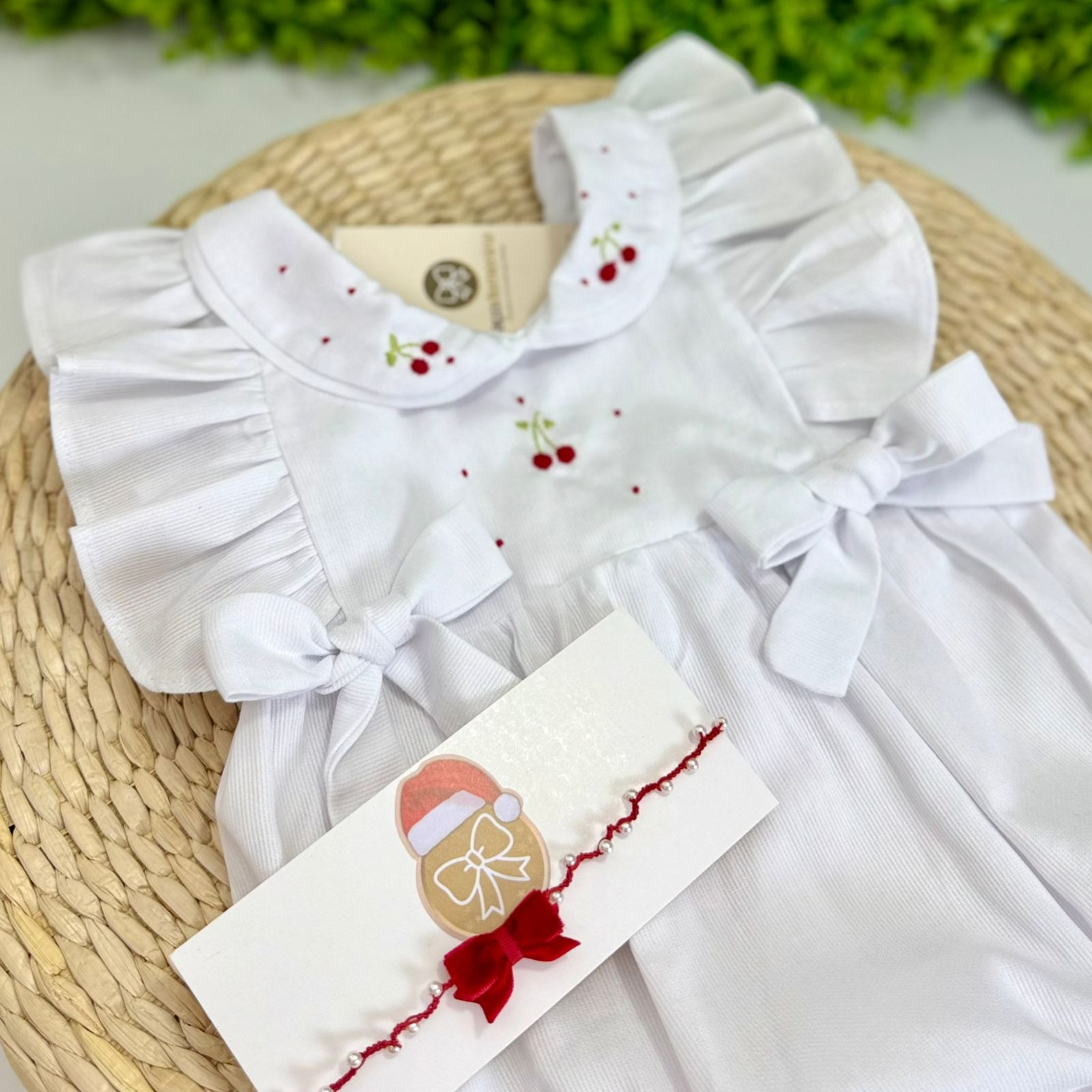 Pimpão Branco Bordado Manual Cerejinha - Imagem 2