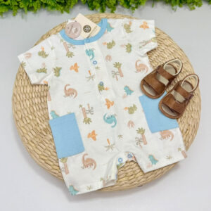 Macacão Curto Estampa Dinossauros