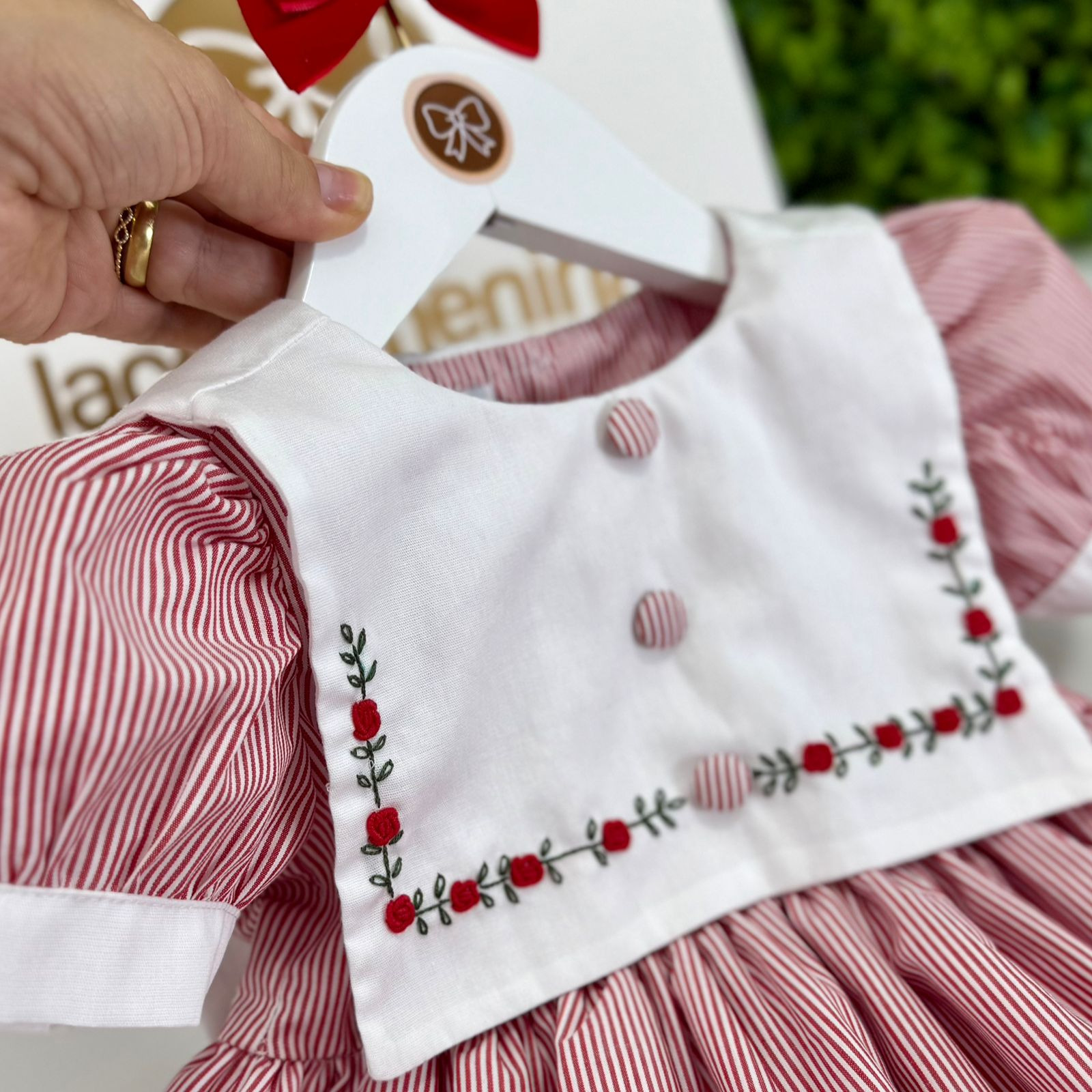 Vestido Catarina Listrado Bordado Rococó - Imagem 3