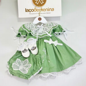 Vestido Cambraia com Gola Bordado Verde