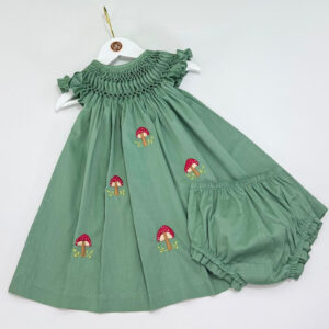 Vestido Casa de Abelha Bordado Cogumelos Verde