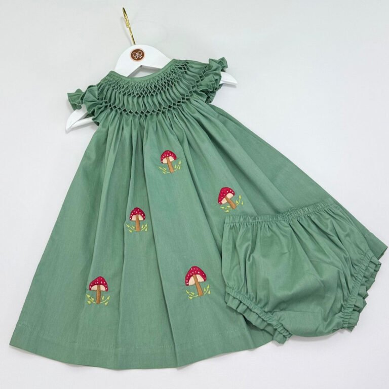 Vestido Casa de Abelha Bordado Cogumelos Verde