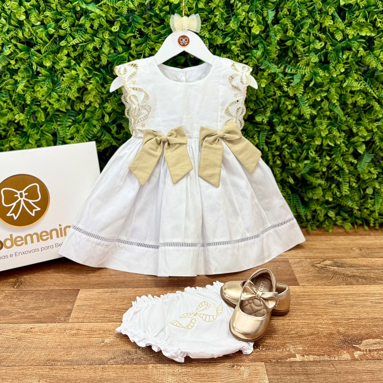 Vestido Bordado Richelieu Dourado