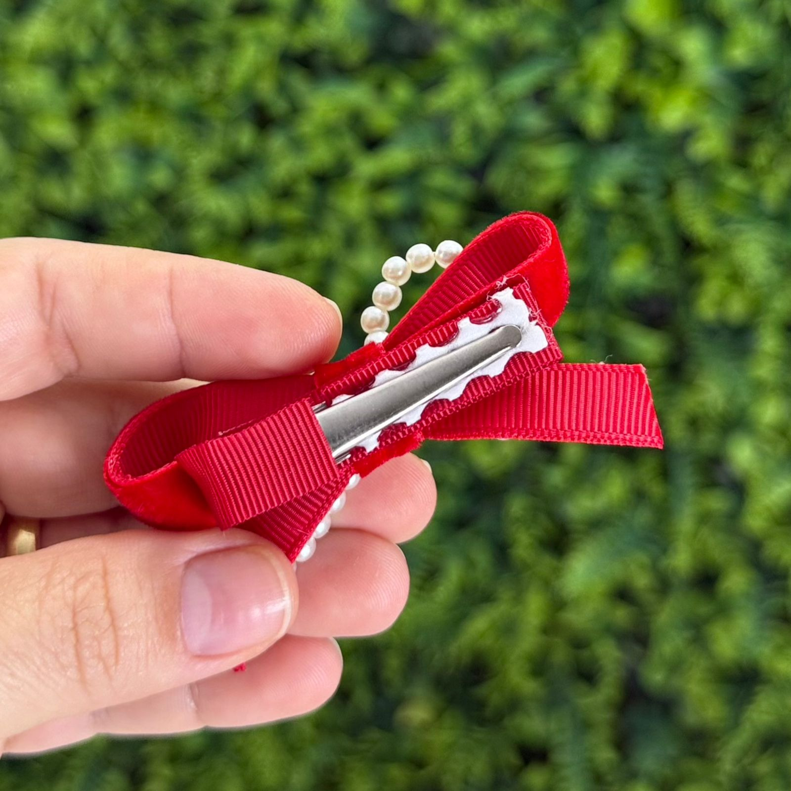 Laço Nina no Bico de Pato Vermelho - Imagem 2