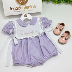 Pimpão Lavanda com Bordado Floral e Babador Removível