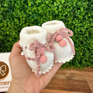 Sapatinho Pompom Off-White com Rosa Chá