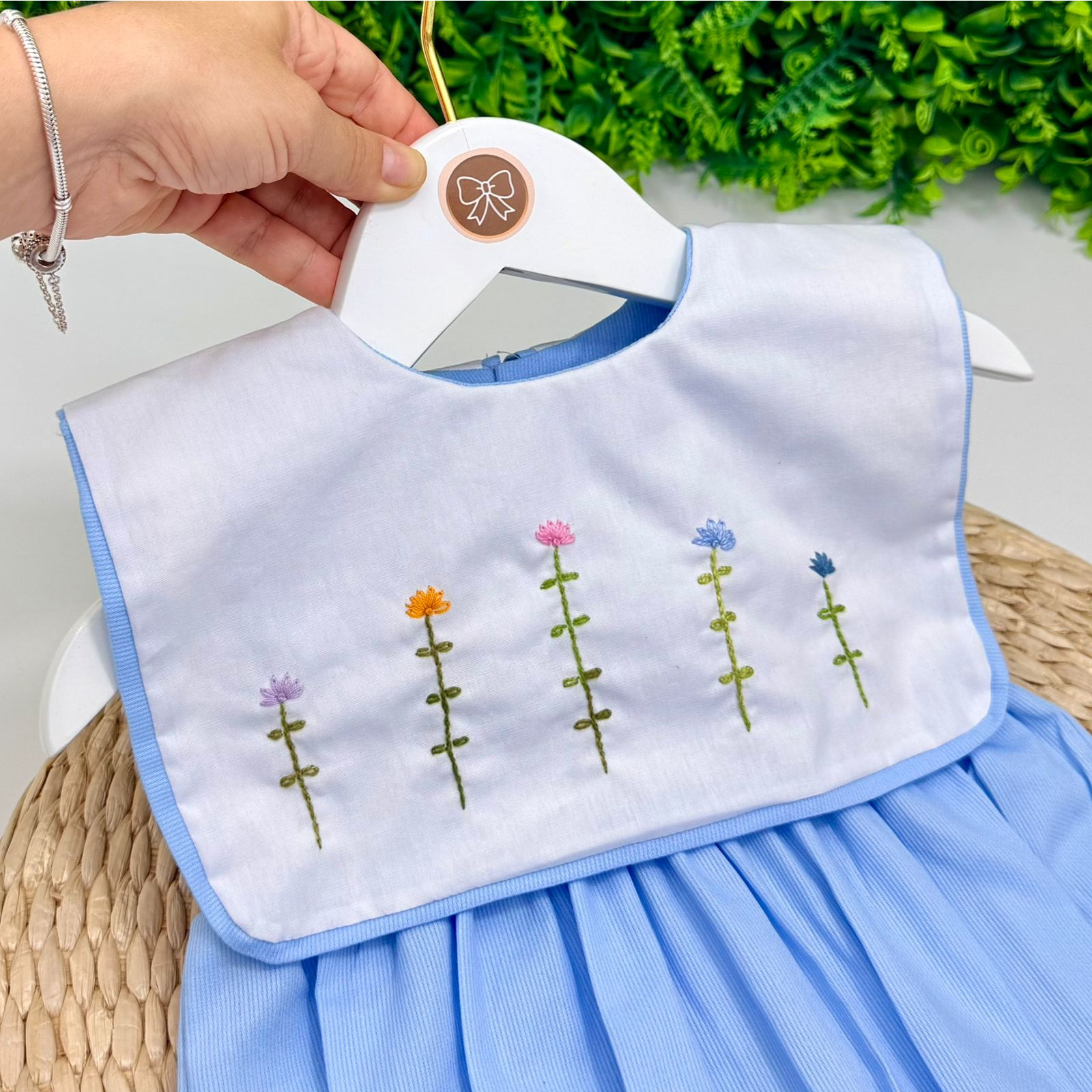 Pimpão Júlia Azul Claro Bordado Manual - Imagem 2