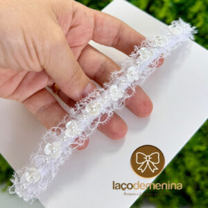 Tiara Branca com Pérolas e Flores