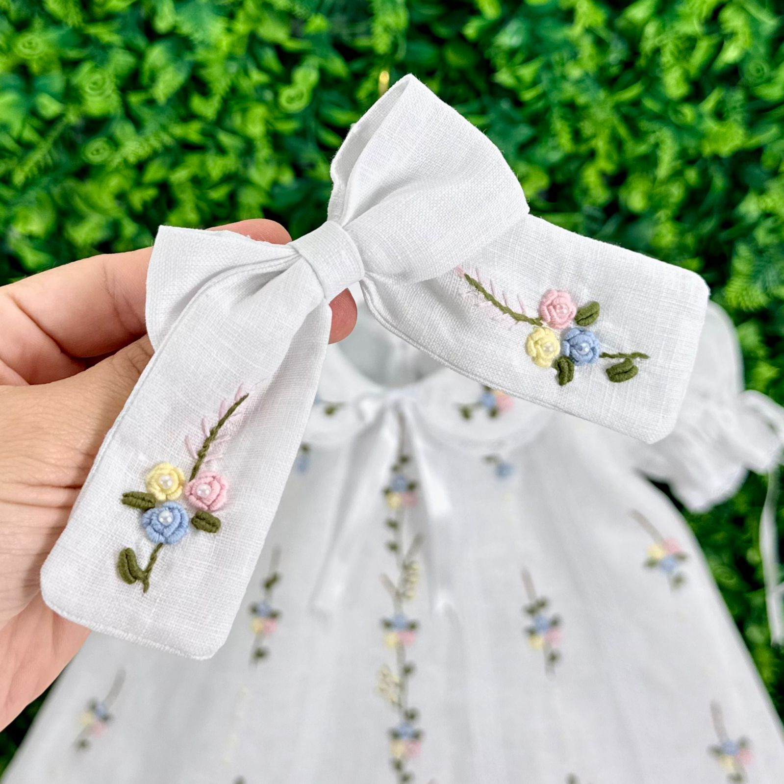 Vestido Cambraia Bordado Manual Rococó - Imagem 3