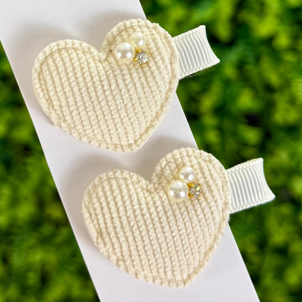 Bico de Pato Coração Off-White