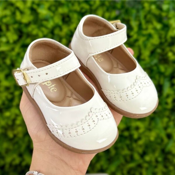 Sapatinho Lupie® Charm Verniz Branco — imagem 3