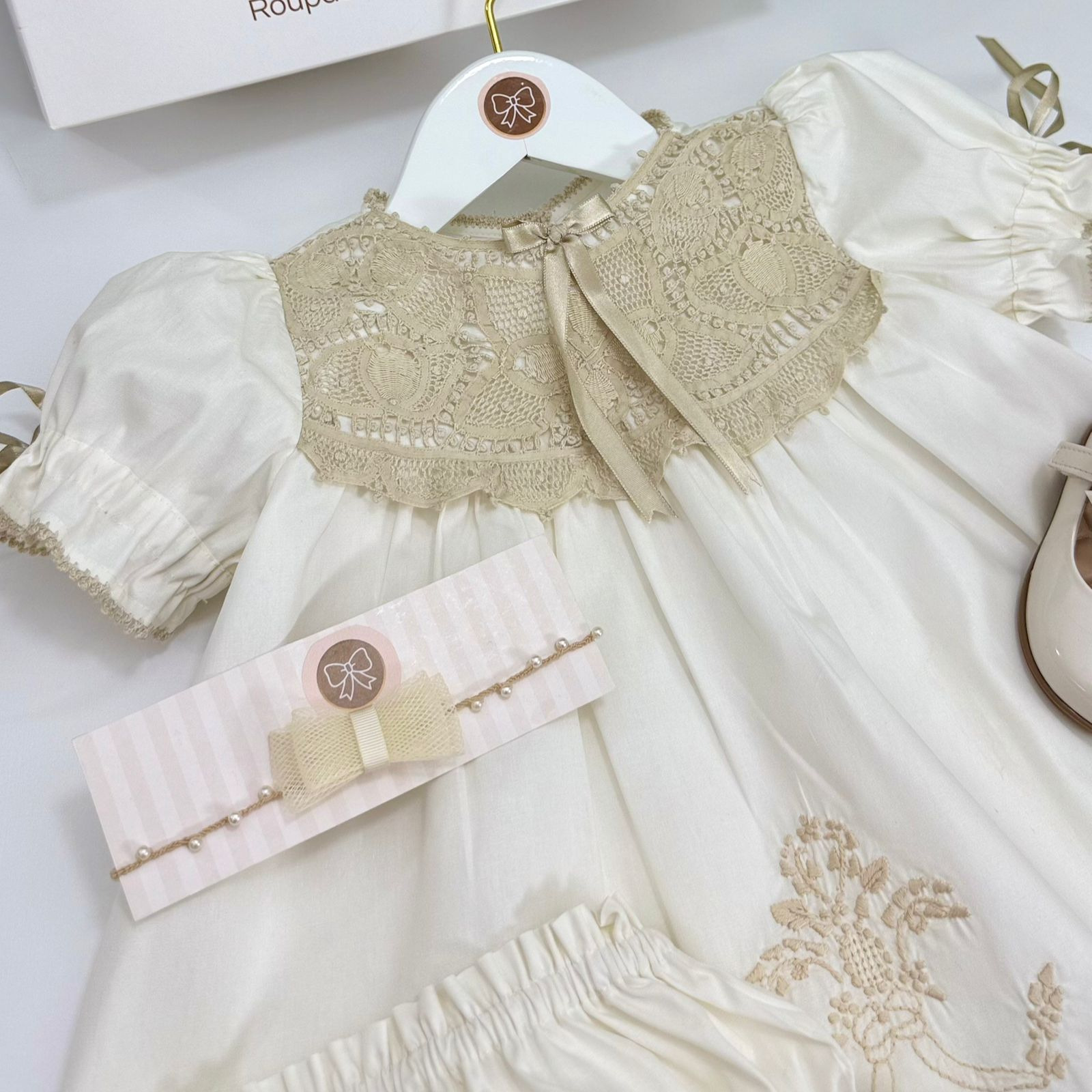 Vestido Três Ordens Off-White - Imagem 2