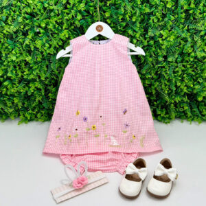 Vestido Xadrez Rosa Bordado Manual Coelhinha