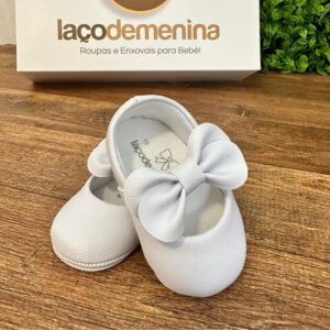 Sapatinho Fosco Borboleta de Couro Branco