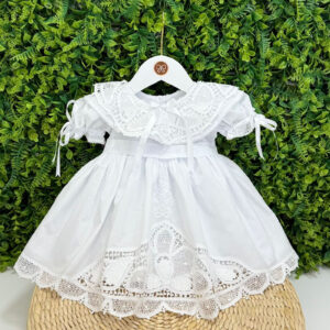 Vestido Cambraia com Gola e Barra em Renda Bordado Tradicional