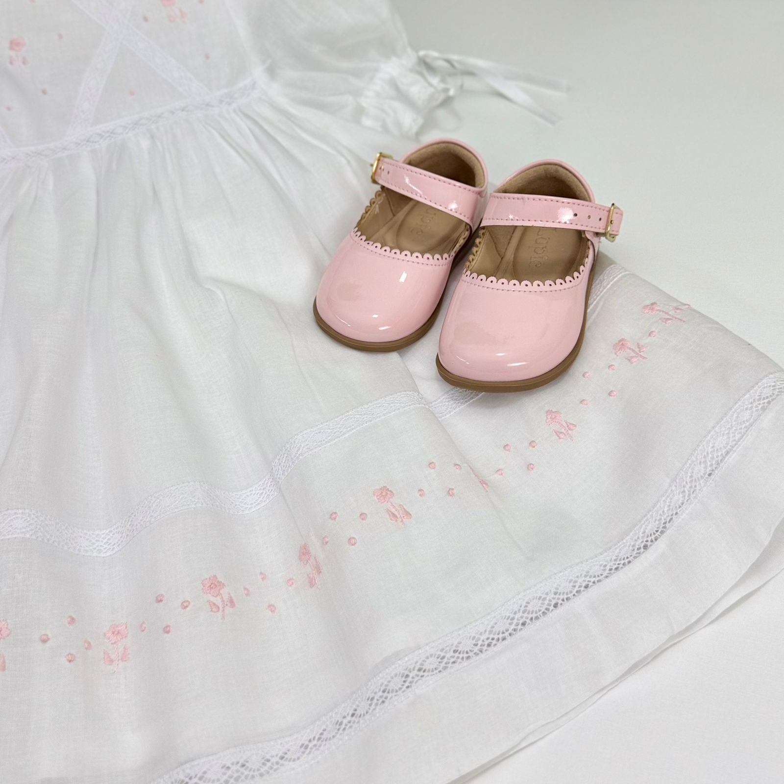 Vestido de Batizado Helena Bordado Rosa - Imagem 4