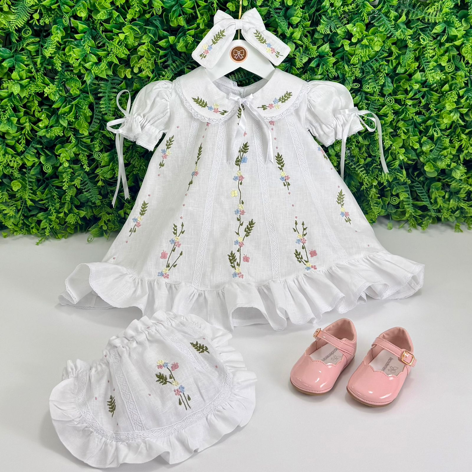 Vestido em Cambraia Bordado Floral