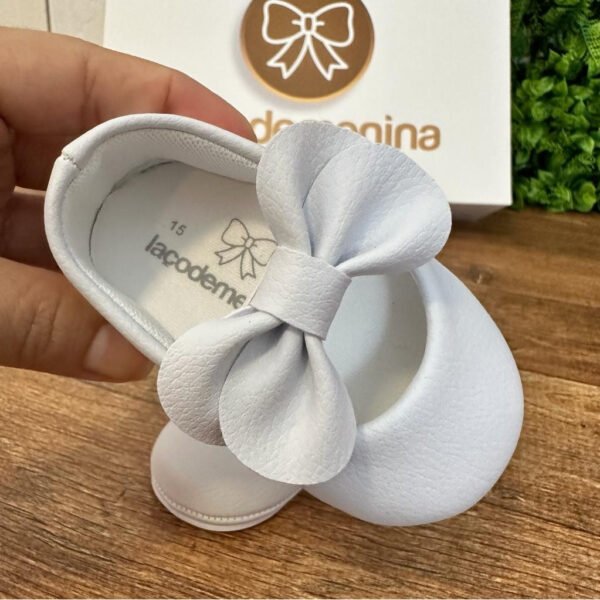 Sapatinho Fosco Borboleta de Couro Branco — imagem 2