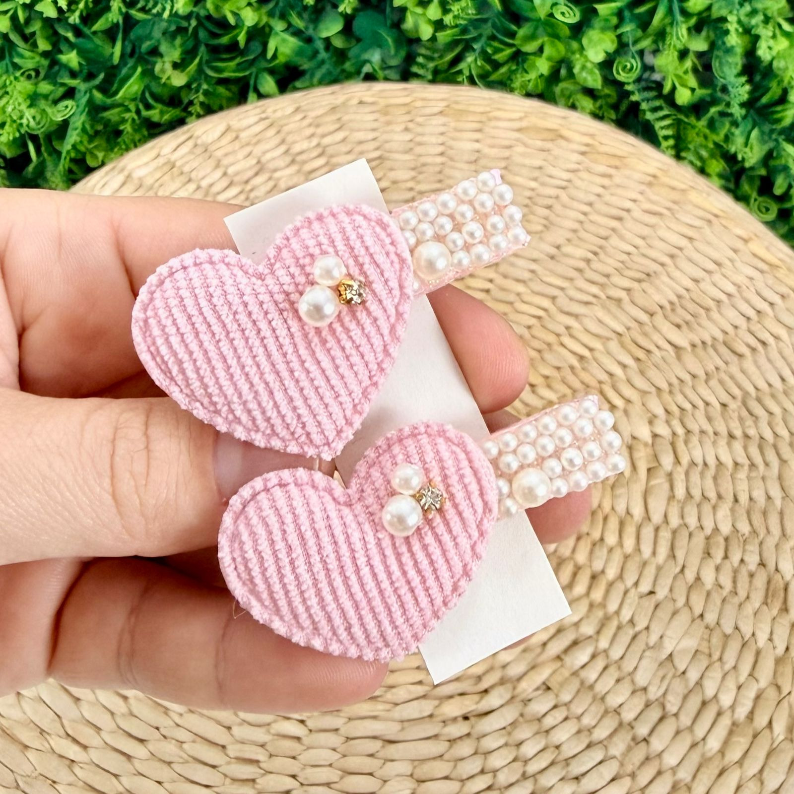 Coração Pérolas no Bico de Pato Rosa Claro