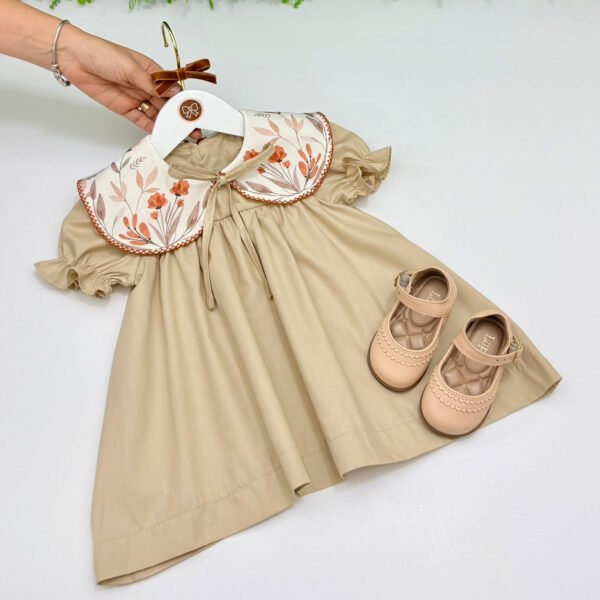 Vestido Luna Bege Golinha Floral — imagem 1