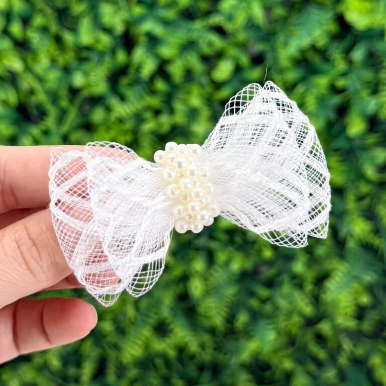 Laço Crinol Branco com Pérolas