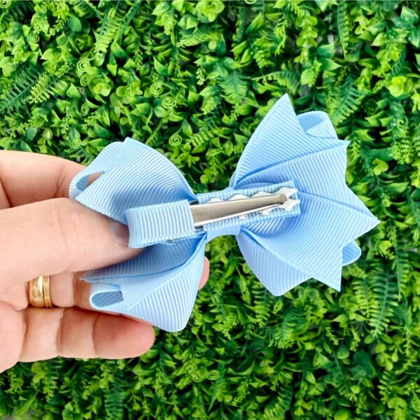 Laço no Bico de Pato Boutique Azul Claro — imagem 2