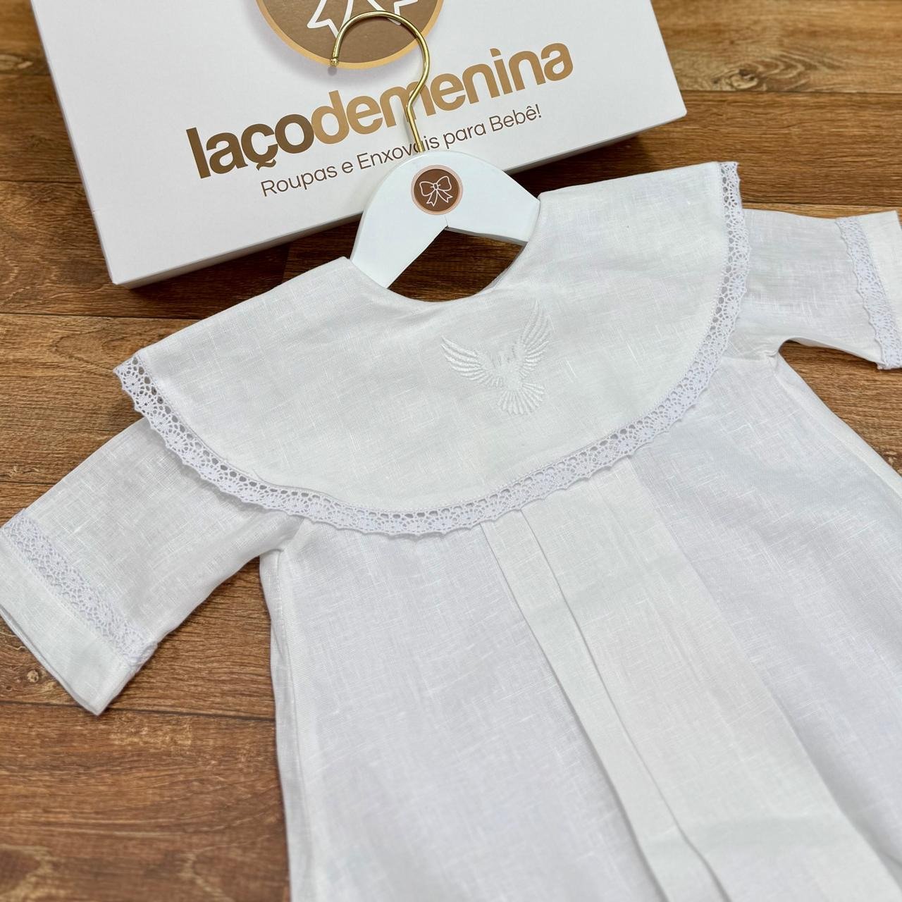 Pimpão de Batizado Branco em Linho com Bordado Espirito Santo - Imagem 2