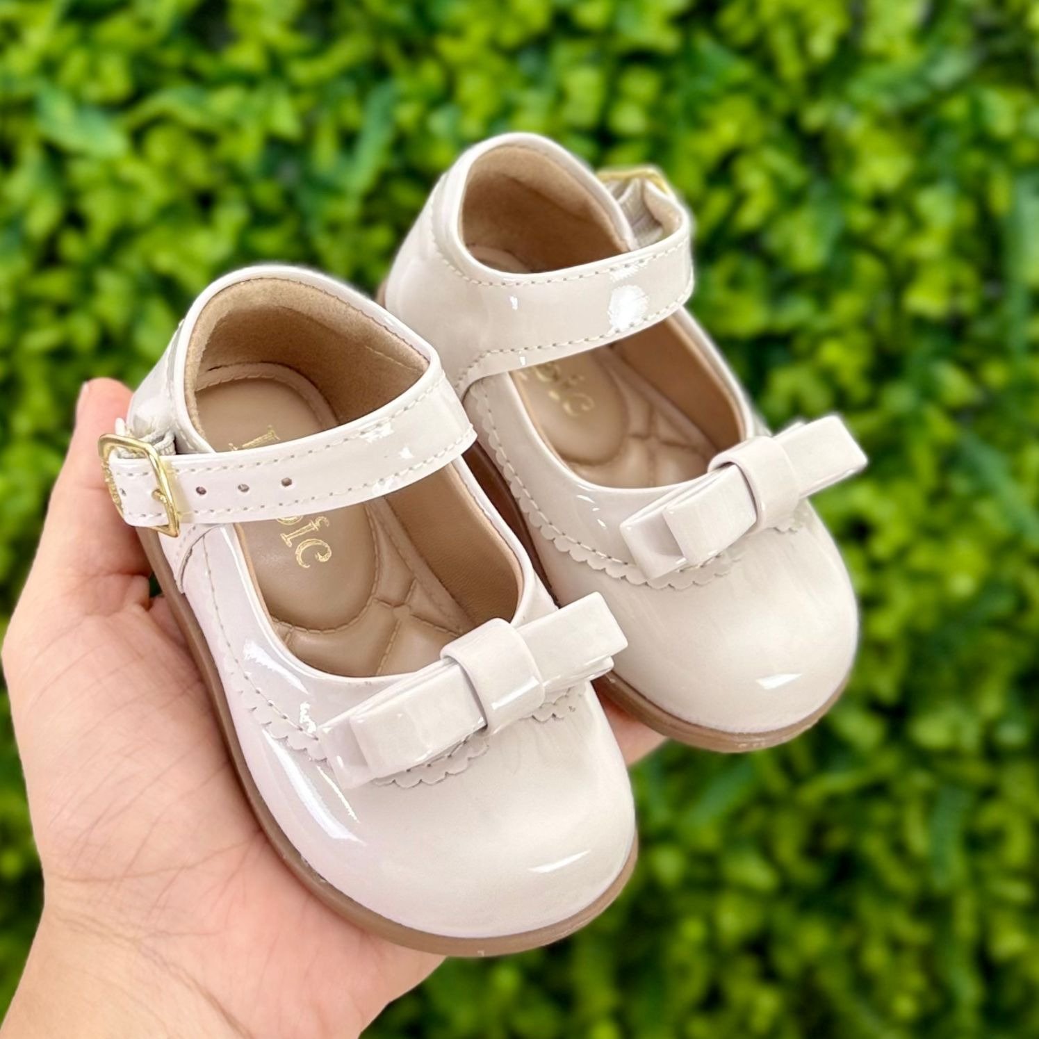Sapatinho Lupie® Charlote Verniz Off-White