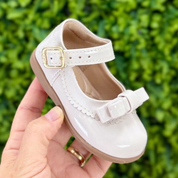 Sapatinho Lupie® Charlote Verniz Off-White — imagem 2