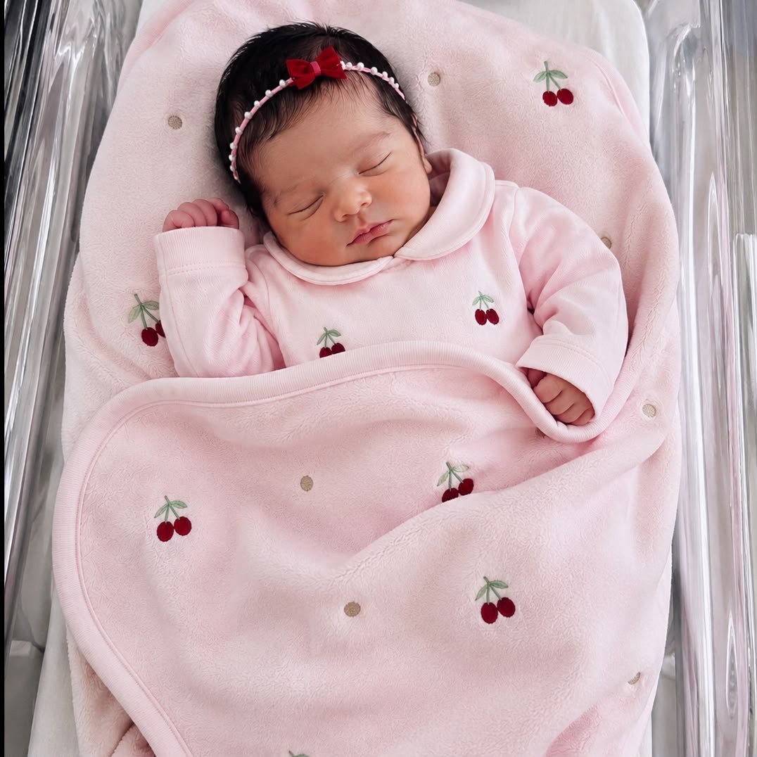 Saída Maternidade Tricotil Rosa Kidstar® Cereja