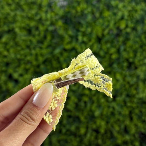 Laço de Cabelo Infantil Amarelo em Renda — imagem 2