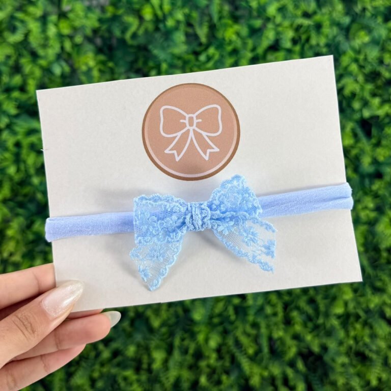 Faixa de Cabelo Infantil com Laço de Renda Azul Claro.