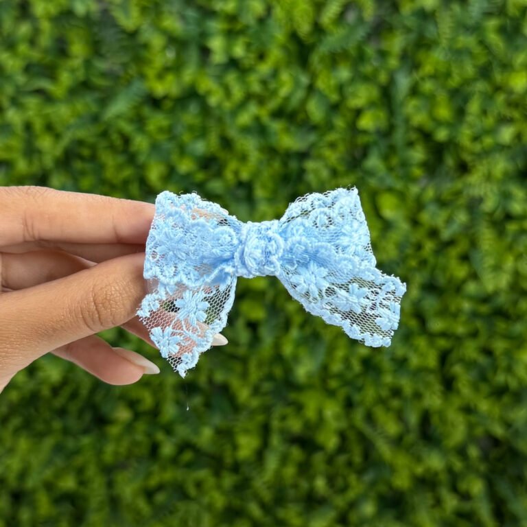 Laço de Cabelo Infantil Azul Claro em Renda
