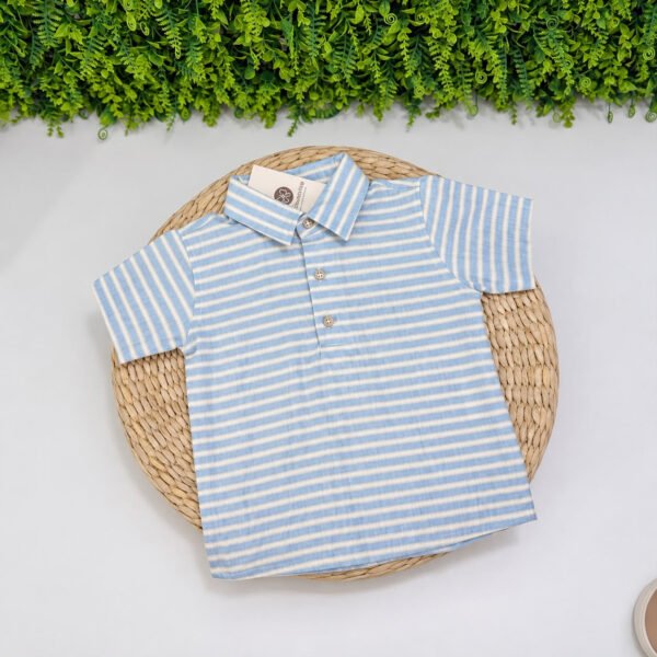 Conjunto Infantil Masculino Camisa Listrada Azul e Shorts Bege — imagem 3