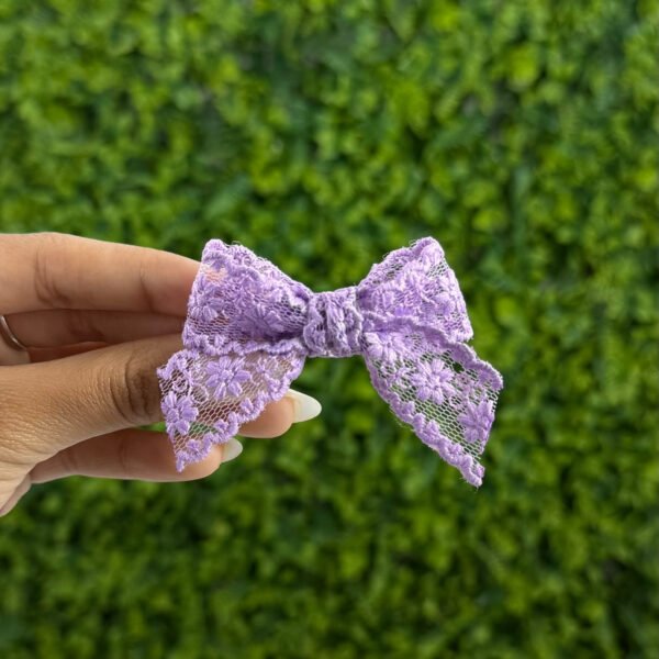 Laço de Cabelo Infantil Lavanda em Renda — imagem 1